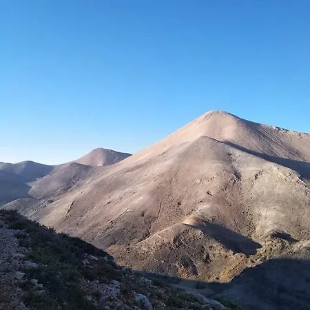 Xenonas Anopolis 2 * Sinoikismos Kambos